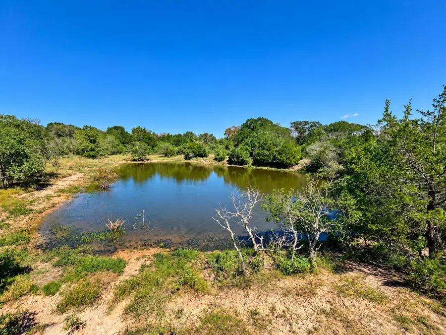 9098 County Road 132, Hallettsville, TX 77964 - #2