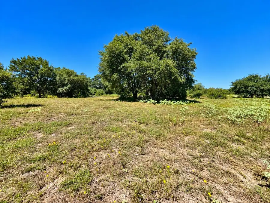 9098 County Road 132, Hallettsville, TX 77964 - #3
