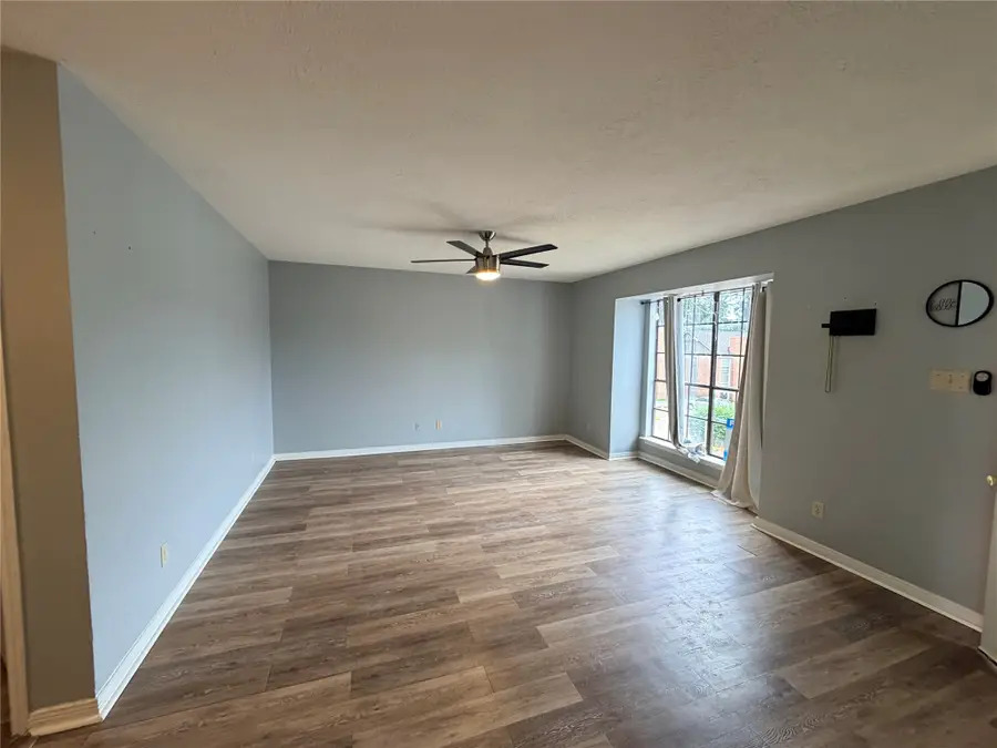2402 Sycamore Avenue #D6, Huntsville, TX 77340 - #3