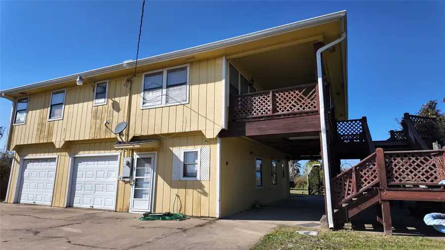 1126 W Canal Drive, Crystal Beach, TX 77650 - Image #2