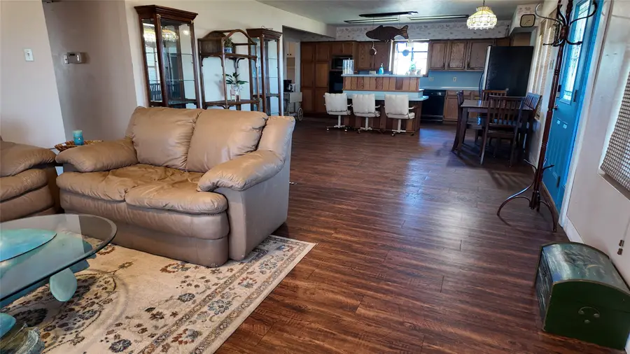 1126 W Canal Drive, Crystal Beach, TX 77650 - Image #3