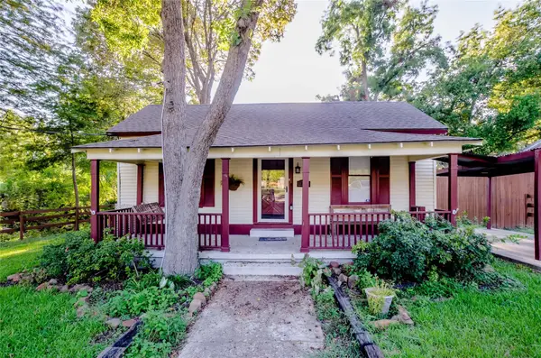 908 Sam Houston Avenue, Huntsville, TX 77320