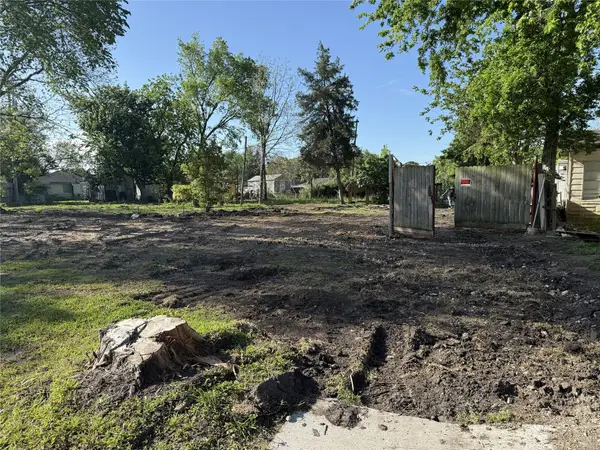 1616 Red Bluff Court, Pasadena, TX 77506