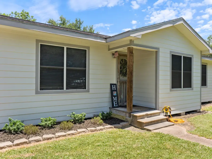 444 Avenue C, Blessing, TX 77419 - #2