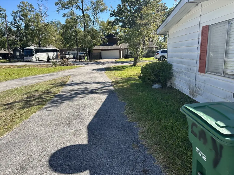 12905 Harvey Lane Lane, Houston, TX 77013 - Image #2