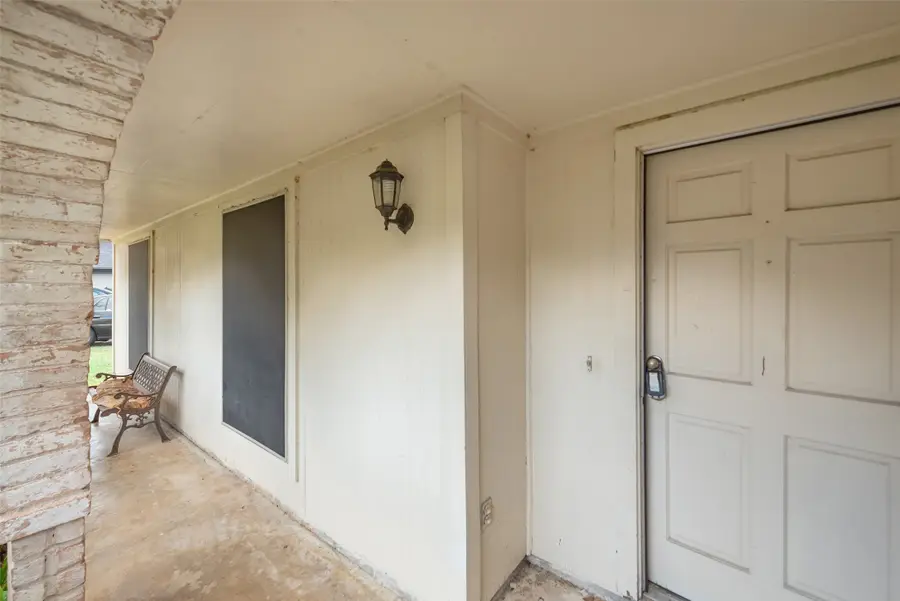 6742 Indian Lake Drive, Stafford Missouri City, TX 77489 - Image #2