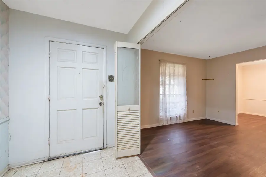 6742 Indian Lake Drive, Stafford Missouri City, TX 77489 - Image #3