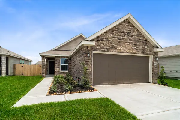 1511 Valley Creek Drive, Arcola, TX 77583