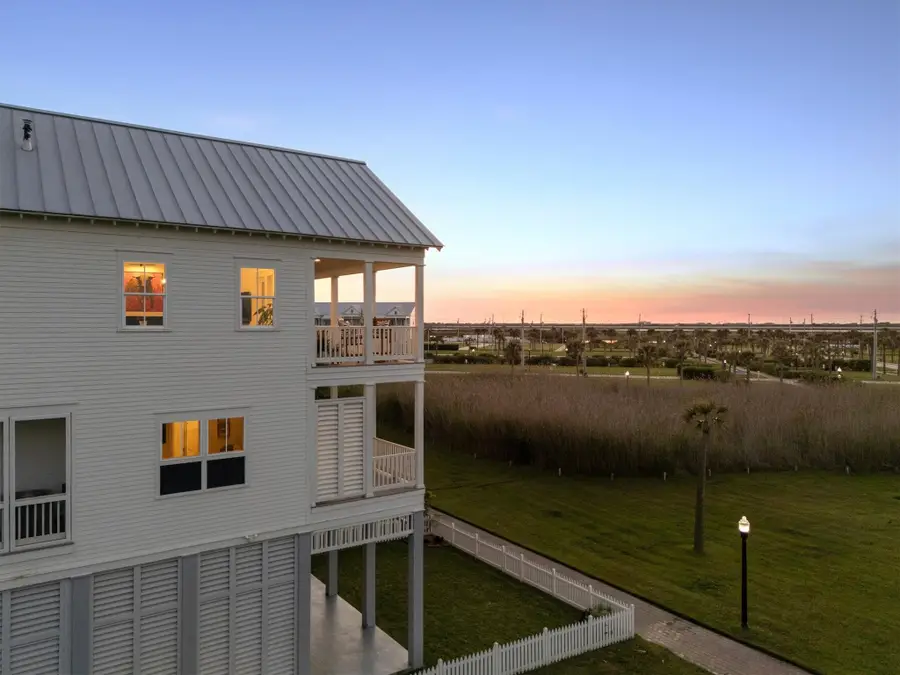 2646 E Seaside Drive, Galveston, TX 77550 - #3