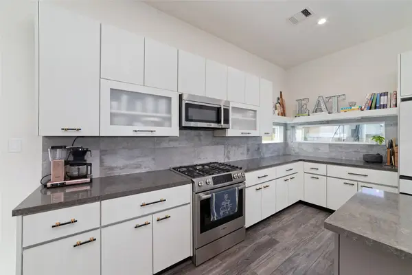 5515 Paraiso Place, Houston, TX 77091