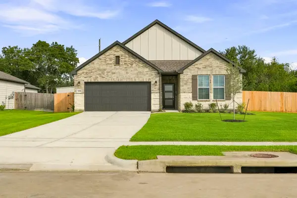 11014 Youngquist Drive, Mont Belvieu, TX 77535