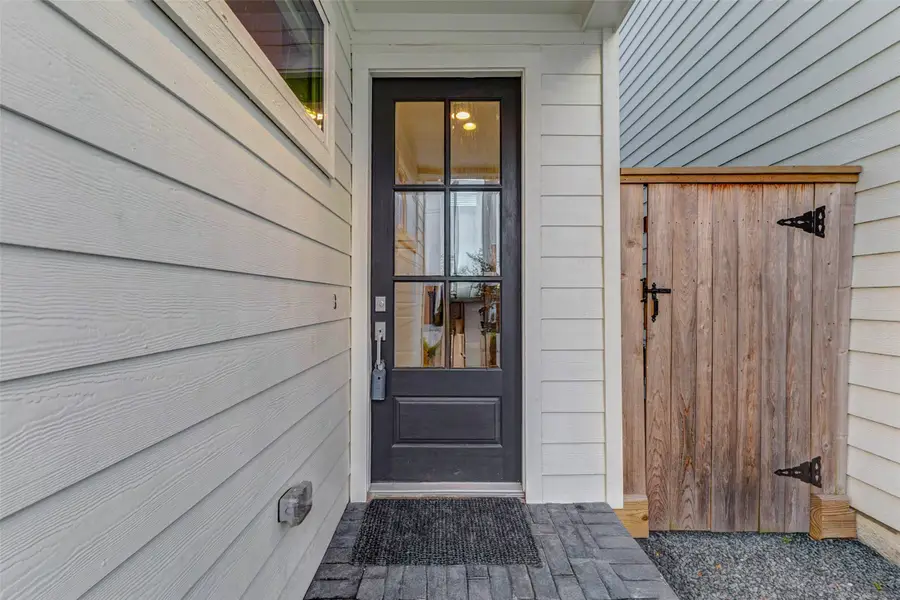 6313 Chelsea Falls Lane, Houston, TX 77008 - Image #3