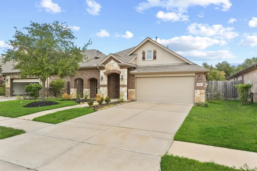 18118 Golden Falls Lane, Spring, TX 77379 - Image #2