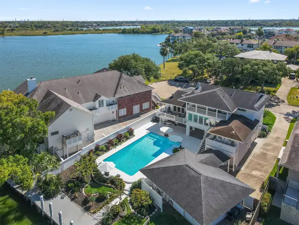 2011 Sea Cove Court, Nassau Bay, TX 77058