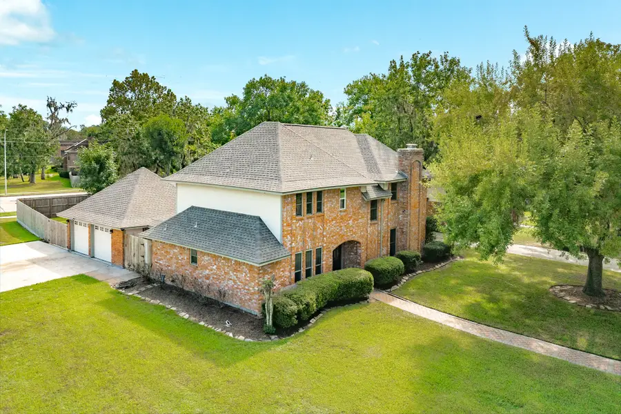 250 Wedgewood Street, Lake Jackson, TX 77566 - #2