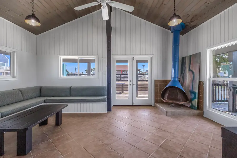 4907 Jolly Roger Road, Jamaica Beach, TX 77554 - #3