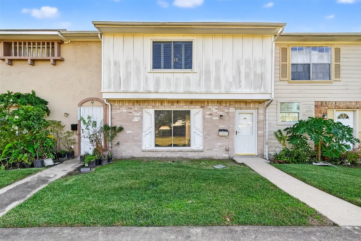 8462 Leawood Boulevard, Houston, TX 77072 - Image #1