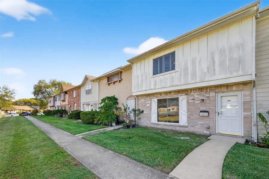 8462 Leawood Boulevard, Houston, TX 77072 - Image #3