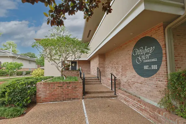 640 S Ripple Creek Drive S #640, Houston, TX 77057