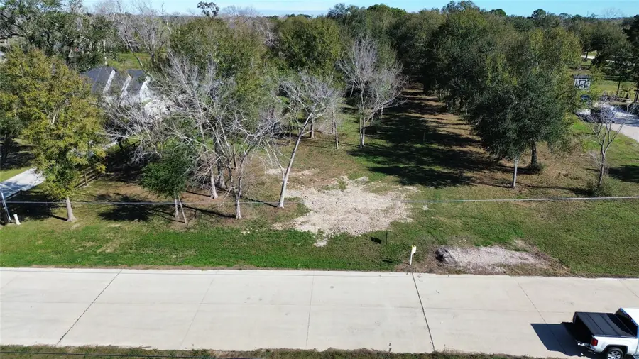 4607 Shadow Pond Lane, Alvin, TX 77511 - Image #2