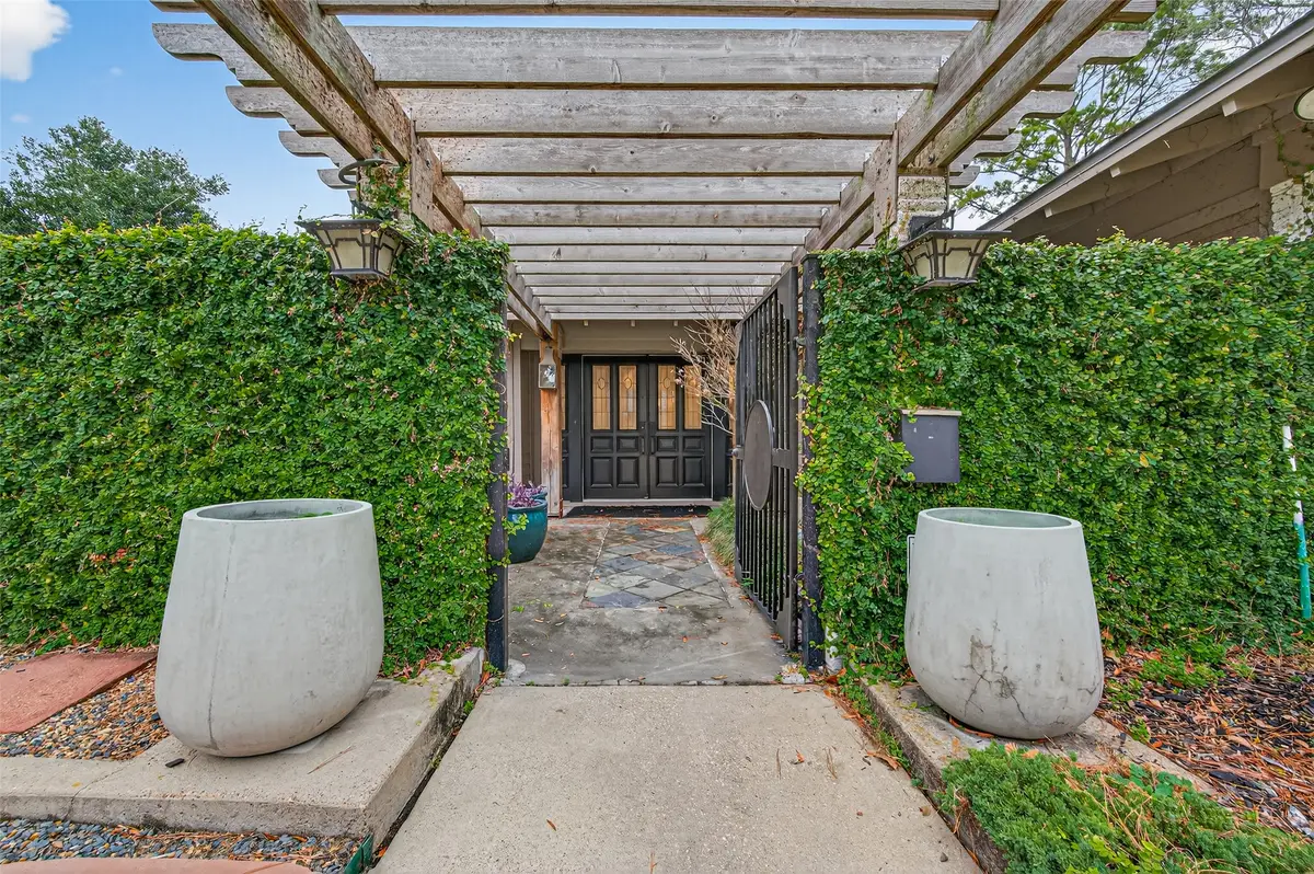 10034 Meadow Lake Lane, Houston, TX 77042 - Image #1