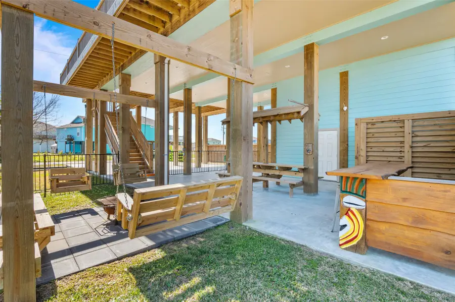 2565 Palm Drive, Crystal Beach, TX 77650 - Image #2