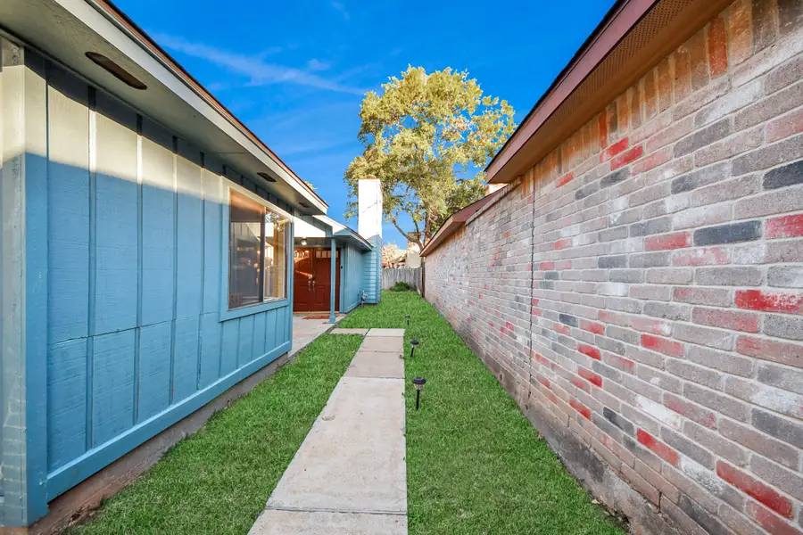 1318 Roundstone Drive, Richmond, TX 77406 - Image #3