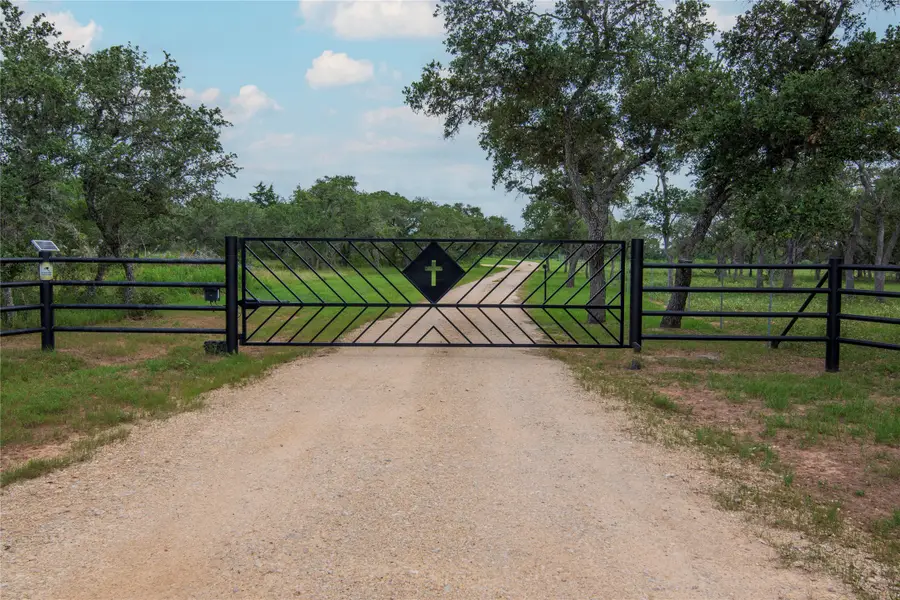 15545 State Highway 111 E, Yoakum, TX 77995 - #3
