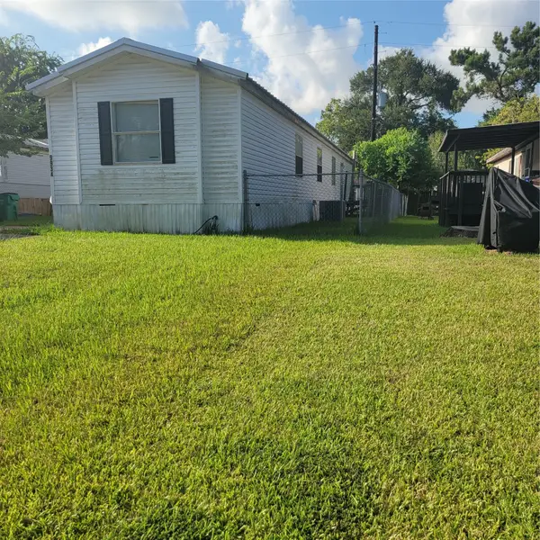 9934 Cedar Landing Drive, Baytown, TX 77521
