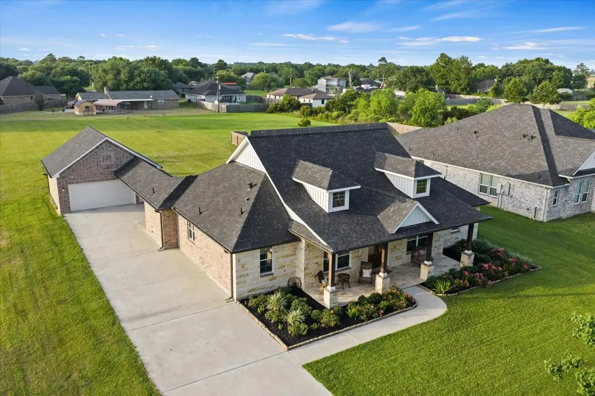 907 Oak Street, Anahuac, TX 77514 - #1