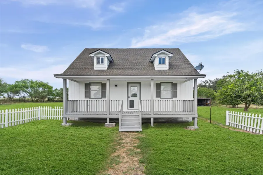 1214 E Oak Street, Goliad, TX 77963 - #2