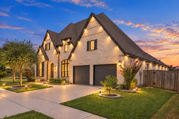 2438 Magnolia Bloom Court, Brookshire, TX 77423