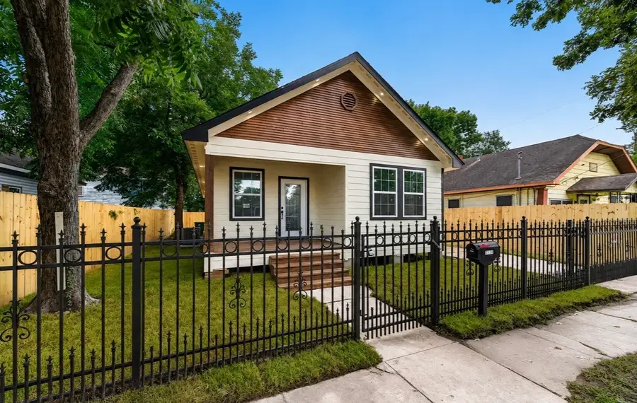 7135 Avenue E, Houston, TX 77011 - #2