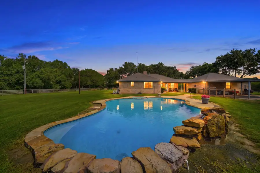 1711 Eagle Nest Acres Drive, Wallis, TX 77485 - #2