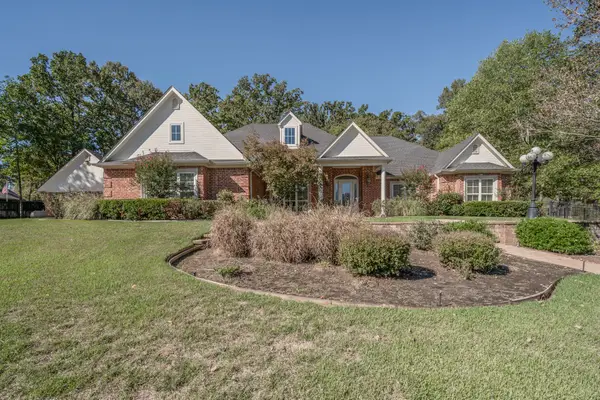 1419 Nottingham Drive, White Oak, TX 75693
