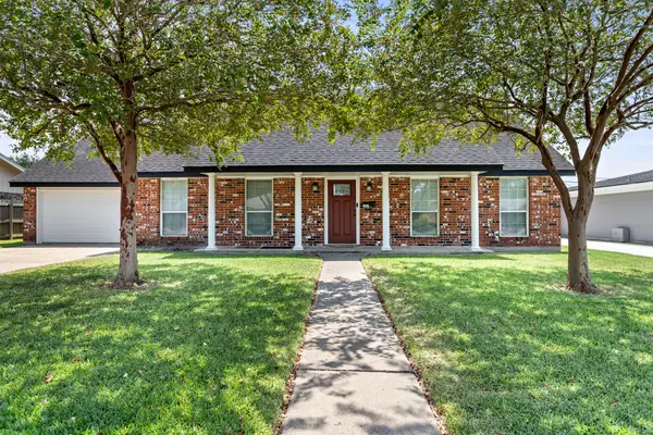 2707 Memphis Avenue, Nederland, TX 77627
