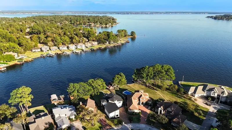 12406 Lake Shore Drive, Montgomery, TX 77356 - Image #2