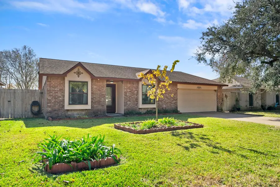 10006 Wren Street, La Porte, TX 77571 - Image #2