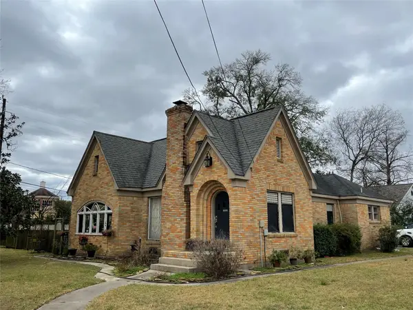 200 S Cherry Street S, Tomball, TX 77375