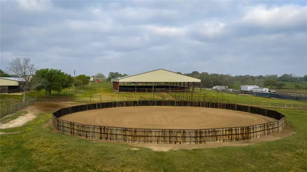 1119 Wolters Road, Schulenburg, TX 78956