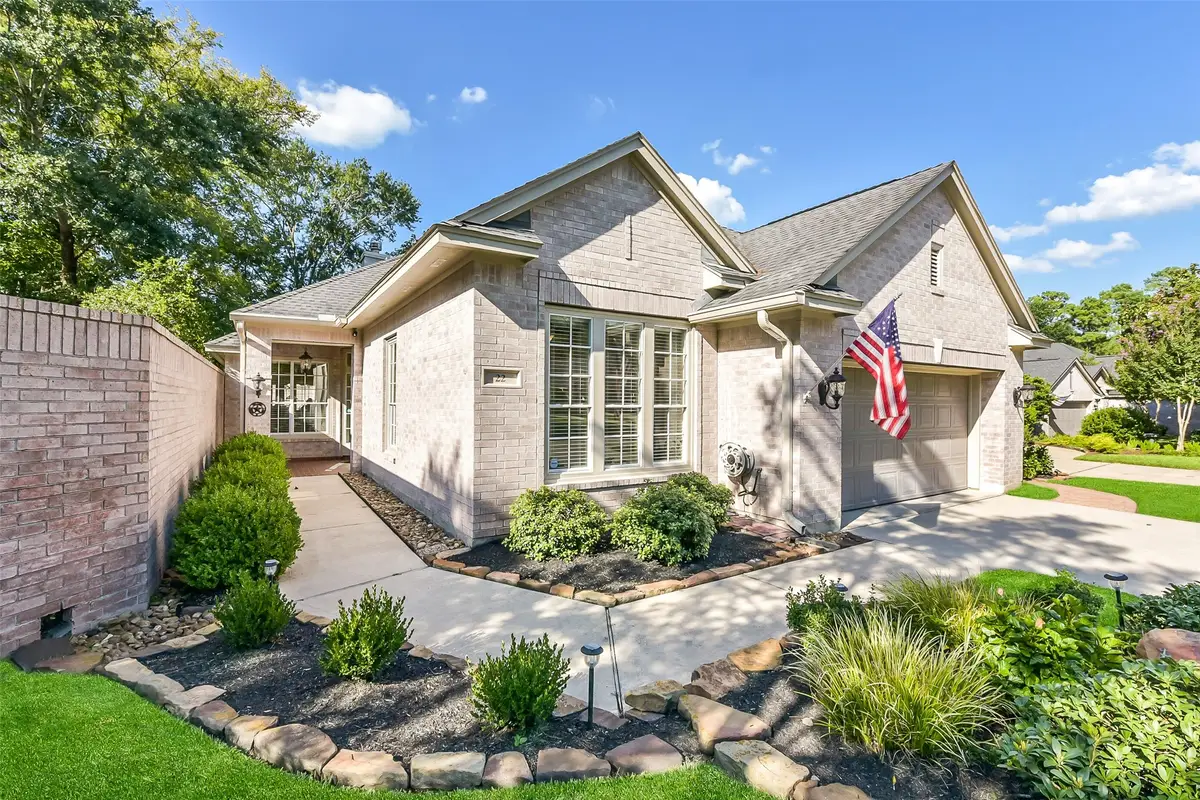 22 E Sienna Place, The Woodlands, TX 77382 - Image #1