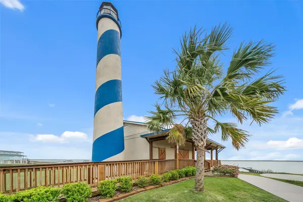 3129 Camp Hulen Drive, Palacios, TX 77465