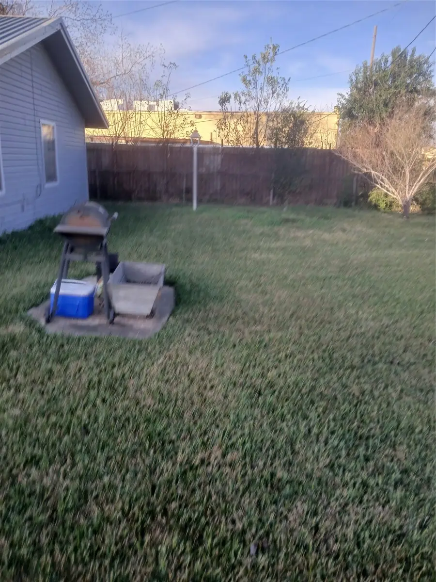 5711 Doolittle Boulevard, Houston, TX 77033 - Image #2