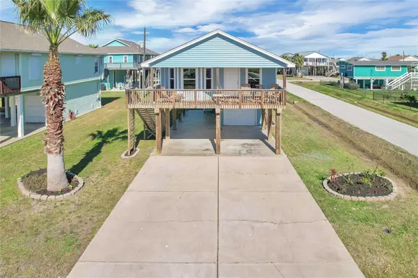 4023 Grayson Dr, Galveston, TX 77554
