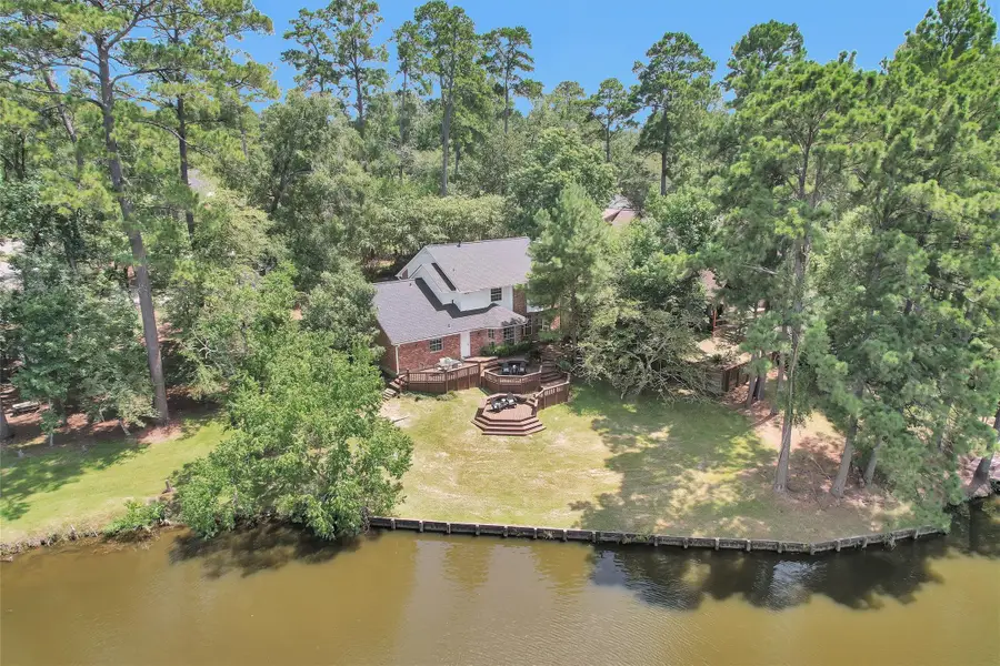 1915 E Lake Drive, Huntsville, TX 77340 - #2