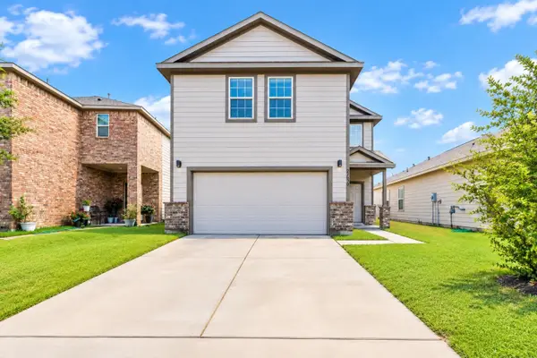 9735 Raisbeck, Houston, TX 77044