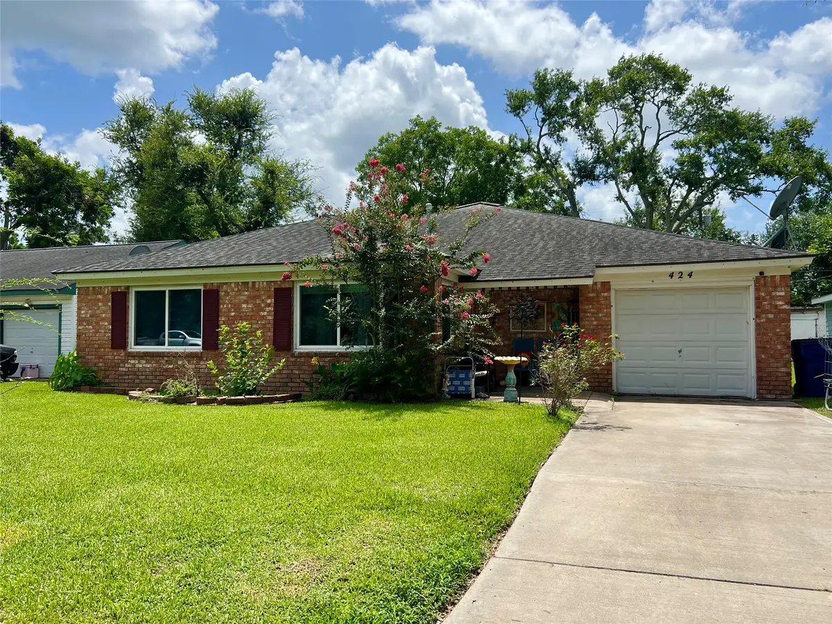 424 Evans Street, Angleton, TX 77515 - #1