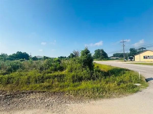9015 Oak Vista Dr, Orange, TX 77630