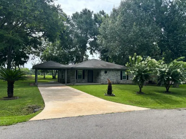 11950 N Ridgeway Drive, Willis, TX 77318