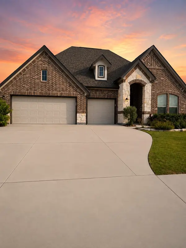 15202 Lakewood Avenue, Mont Belvieu, TX 77523